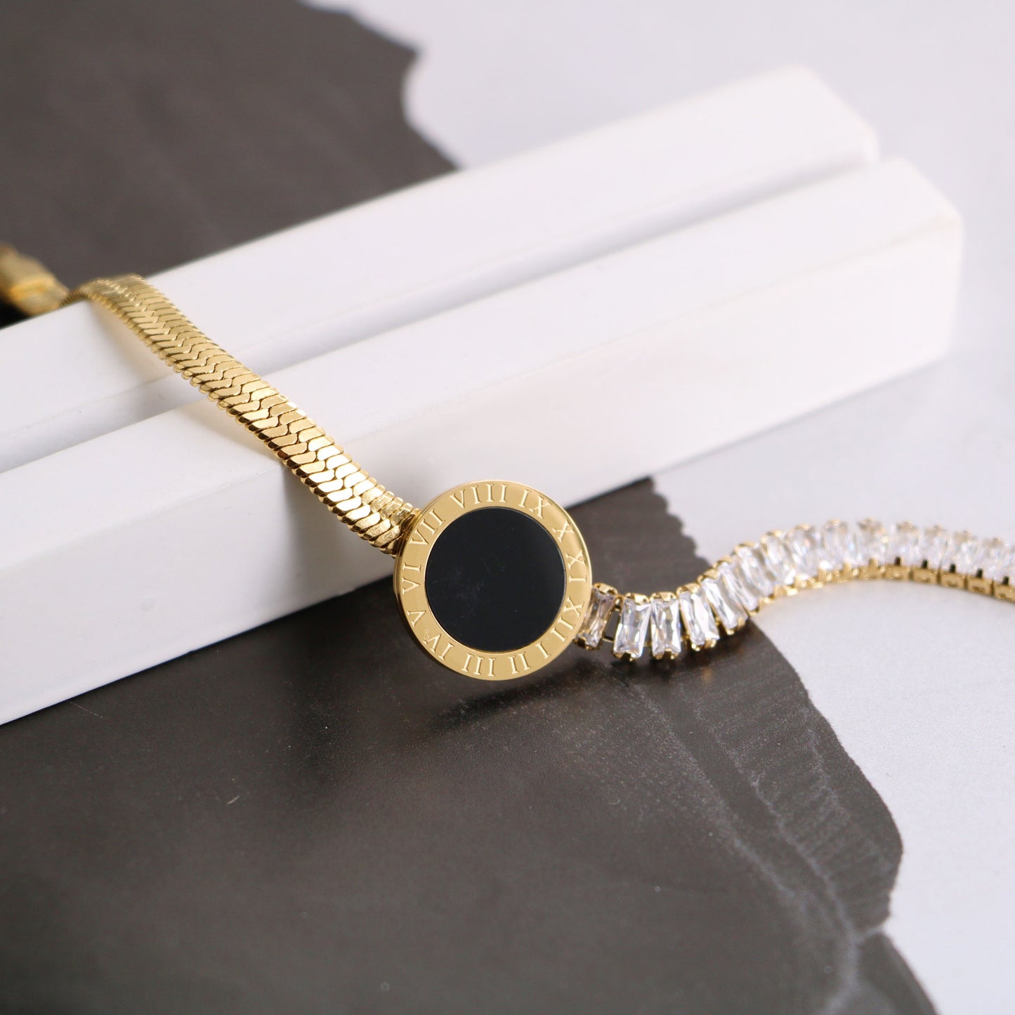 Simple Style Roman Round Black with Numeral Bracelets