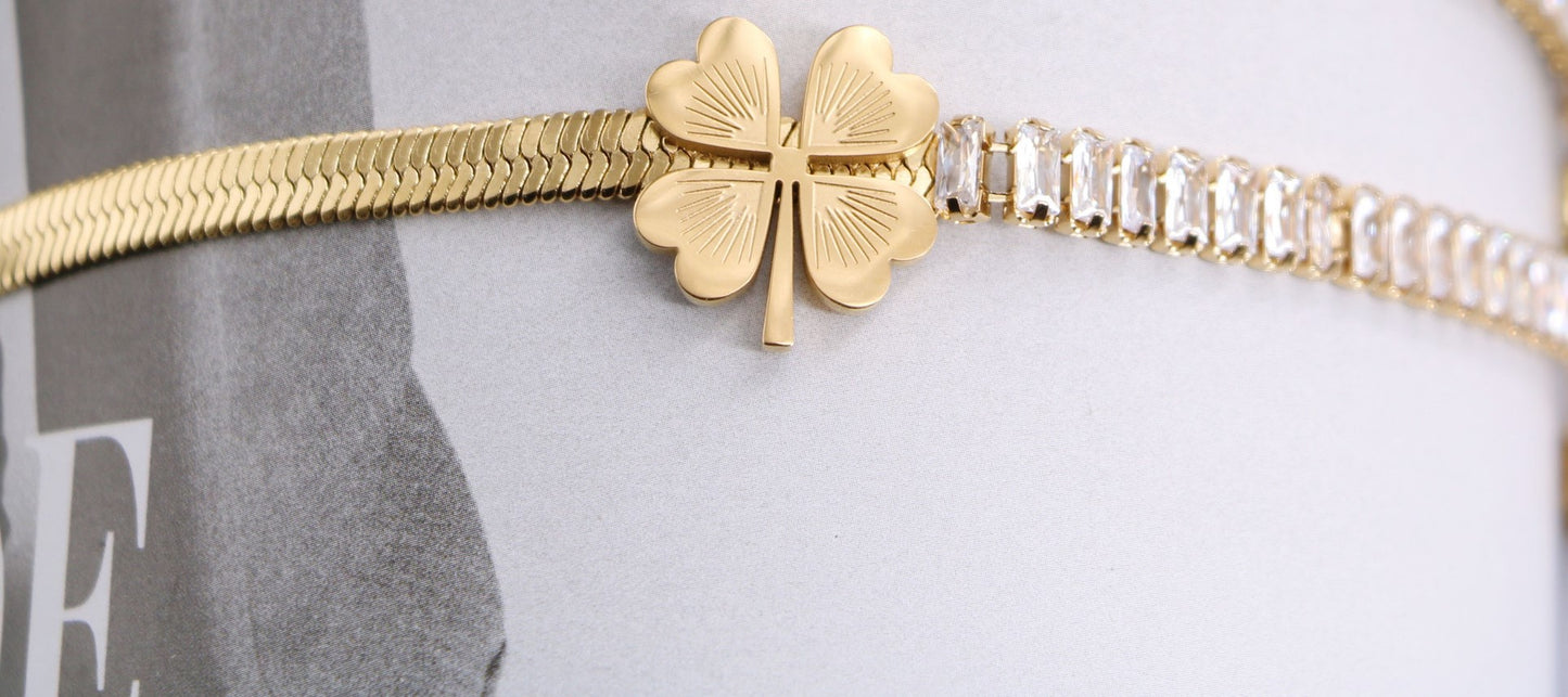 Retro Four Leaf Clover Round Titanium Steel 18K Gold